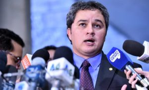 projeto-de-efraim-filho-vai-garantir-mais-recursos-financeiros-para-os-municipios