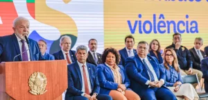 lula-diz-que-bolsonaro-liberou-armas-para-“agradar-o-crime-organizado”-e-promete-fechar-“quase-todos”-os-clubes-de-tiro