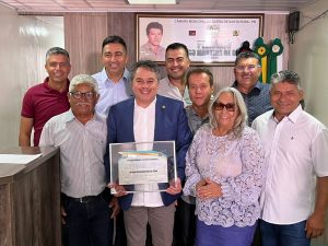 efraim-recebe-titulo-de-cidadania-e-participa-de-inauguracao-do-mercado-publico-em-barra-de-sta-rosa