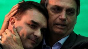 ex-socio-ameaca-contar-tudo-sobre-flavio-bolsonaro-e-coloca-lo-na-cadeia