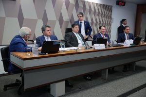 efraim-emplaca-mais-de-20-emendas-a-reforma-tributaria-aprovada-na-ccj;-pb-foi-o-estado-que-mais-aprovou-emendas-ao-texto