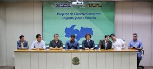 na-codevasf,-efraim-filho-participa-de-assinatura-simbolica-de-ordem-de-servico-para-pavimentacao,-entrega-de-maquinas-e-equipamentos-na-paraiba