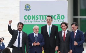 veneziano-participa-de-ato-alusivo-a-1-ano-dos-atos-golpistas-do-8/1:-“dia-de-comemorar-a-valorizacao-democracia”