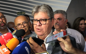 joao-aumenta-salarios-de-servidores-e-incorpora-20%-na-bolsa-desempenho
