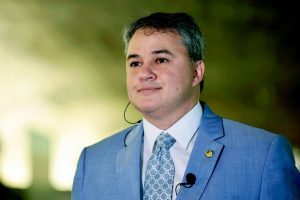 efraim-filho-reafirma-sua-defesa-do-parcelamento-sem-juros:-“precisamos-preservar-a-forma-preferida-de-comprar-e-vender-do-brasileiro”