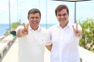 mersinho-tenta-costurar-uniao-do-psb-com-vitor-hugo-em-cabedelo;-socialistas-indicariam-o-vice