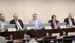 “fortalecer-a-industria-implica-em-gerar-novos-empregos”,-diz-efraim-em-seminario-redindustria-2024
