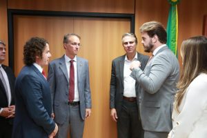 veneziano solicita-ao-ministerio-da-educacao-implantar-ifpb-em-tres-cidades-da-paraiba-e-ampliar-os-de-campina-grande-e-bayeux