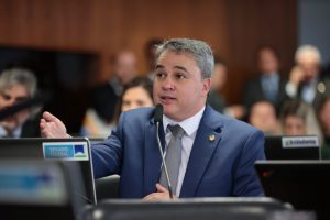 senador-efraim-celebra-a-expansao-do-ifpb-em-queimadas