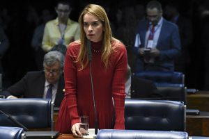 daniella-ribeiro-foge-da-eleicao-em-campina-grande-como-o-diabo-foge-da-cruz