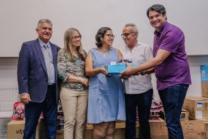 cicero-entrega-250-novos-chromebooks,-elevando-para-17-mil-aparelhos-que-auxiliam-professores-e-alunos-nas-salas-de-aulas