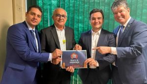 em-brasilia,-ba-barros-apresenta-projetos-de-pedras-de-fogo-ao-ministro-do-turismo