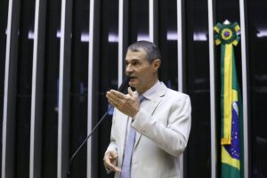 romero-rodrigues-propoe-politica-nacional-para-fortalecer-casas-abrigo-e-proteger-mulheres-em-situacao-de-violencia