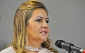 eliane-galdino-anuncia-reajuste-de-13%-para-professores-de-pocinhos